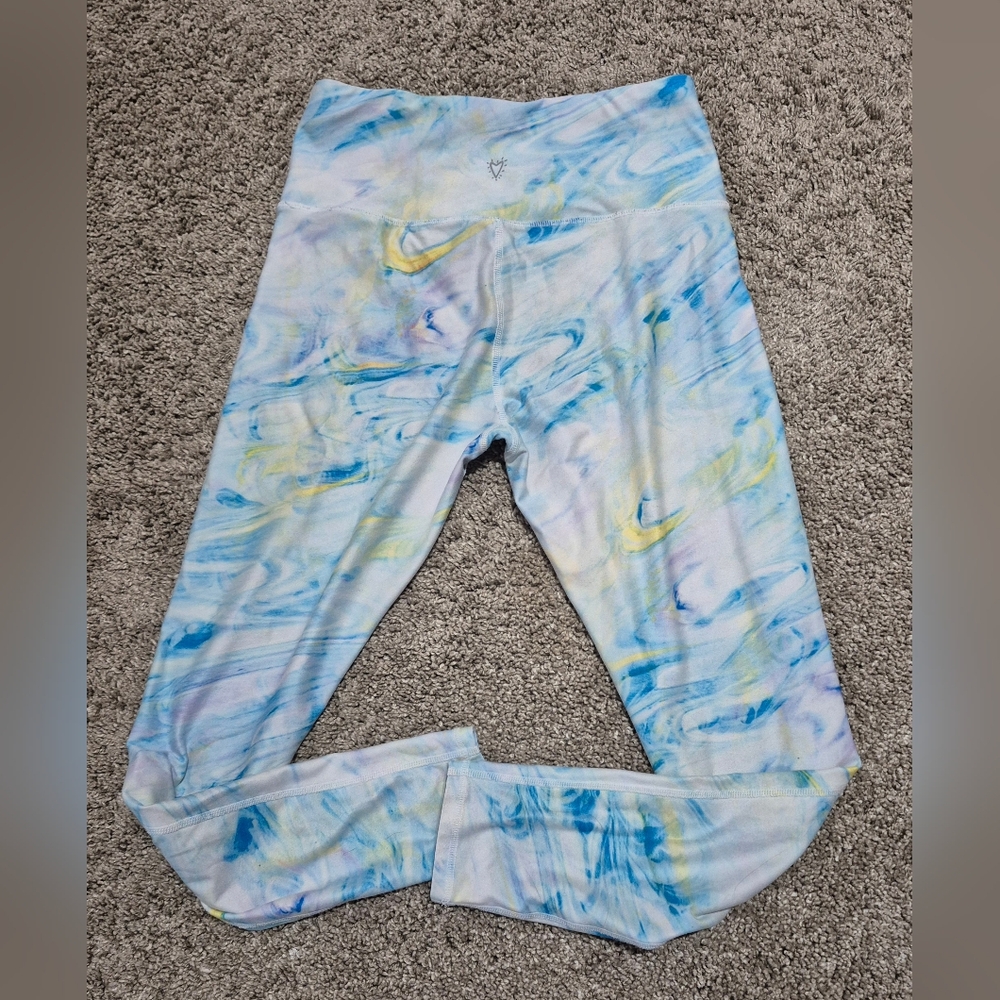 Betsey Johnson Women's Small Watercolor Tie Dye 7/8 Capri Leggings